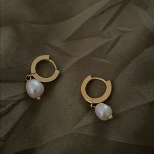 Madewell Freshwater Pearl Drop Mini Huggie Hoop Earrings
